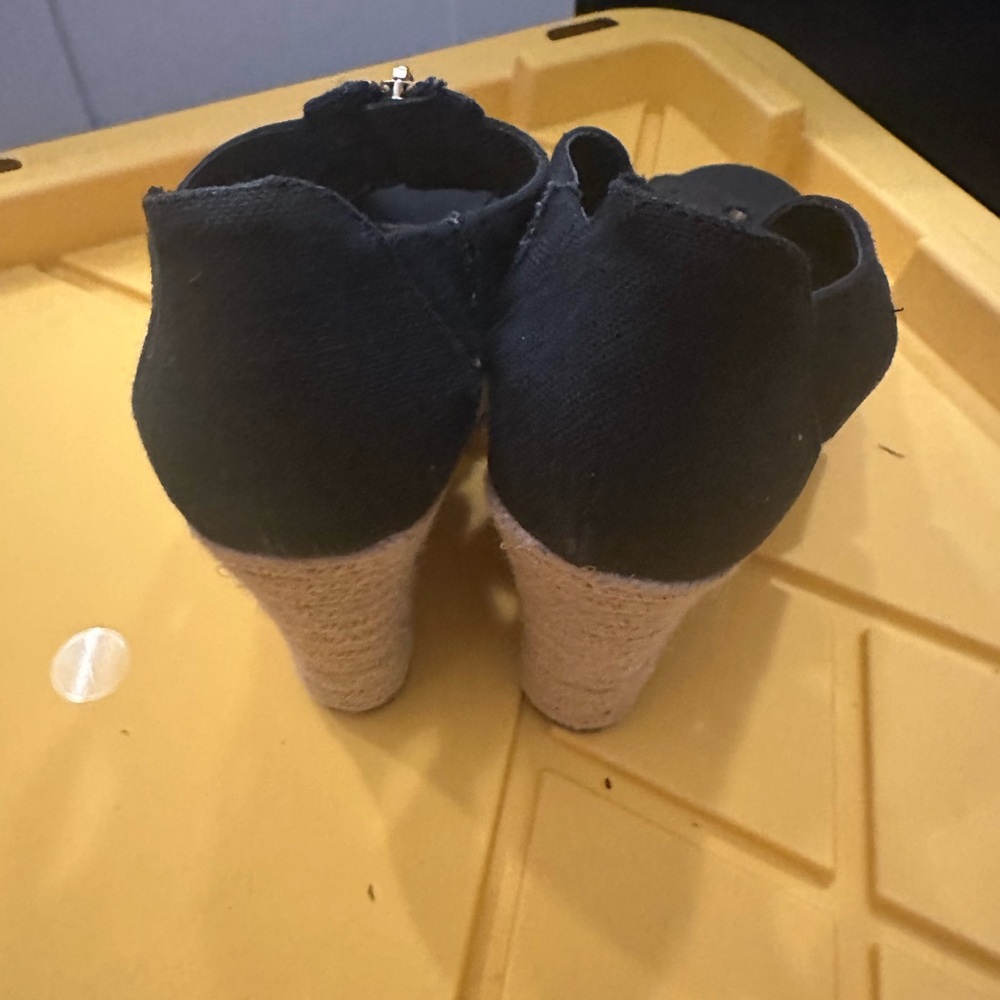Merona Black and Tan Wedge Sandals - Picture 2 of 6